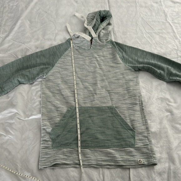 Green Free Planet Men’s Medium Hoodie - Picture 2 of 5